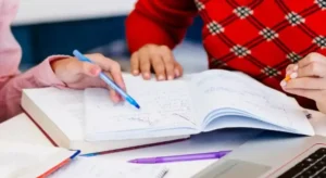 معلمة ابتدائي تجي للبيت مكة